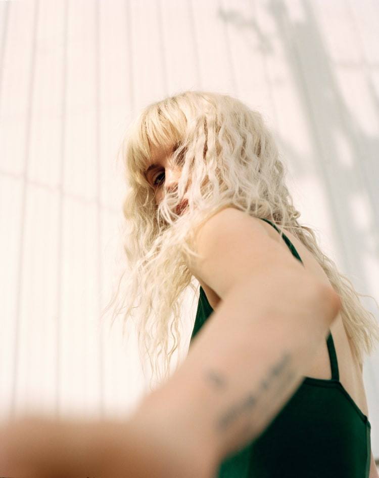 HayleyWOnline tweet picture