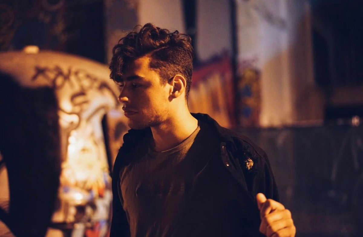 aroze 🌹
(new fake)
rt/like