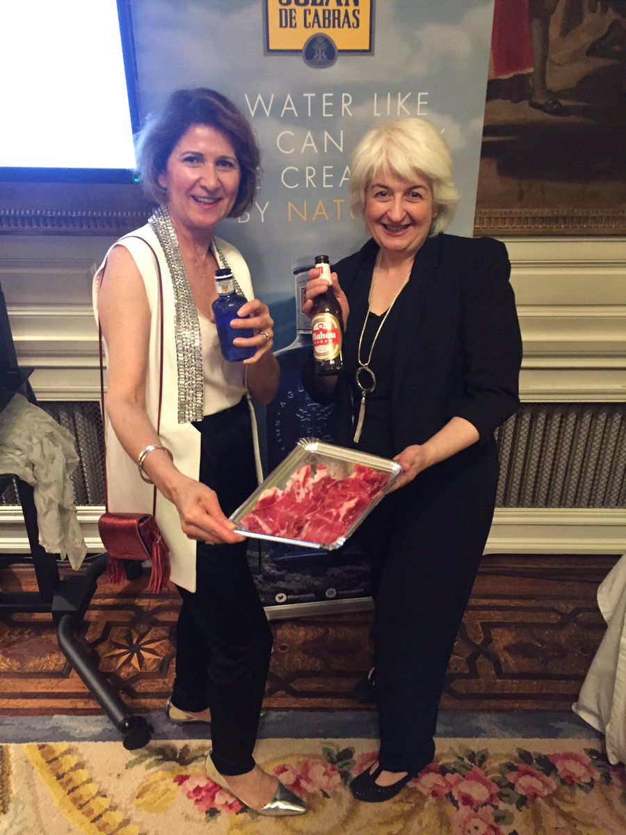 Having fun at the <a href="/EmbSpainUK/">Embassy of Spain UK</a> with the ever so refreshing drinks @SolancabrasInt <a href="/Mahou_beer/">Mahou</a> <a href="/Boqueria/">BOQUERIA®Restaurants</a> <a href="/OneMarketeer_W4/">OneMarketeer</a>