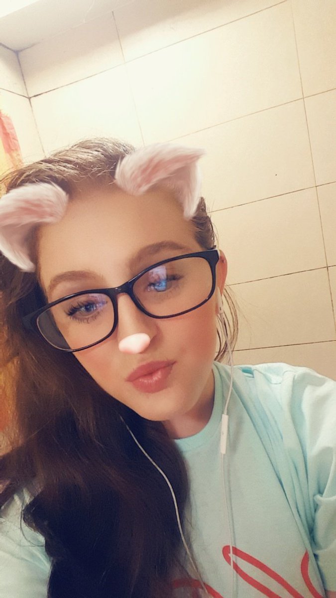 its_chloexox's tweet photo. Actually like these photos https://t.co/FfZAeYidkq