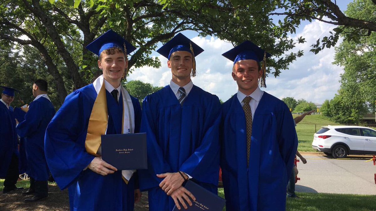 relish90's tweet photo. Happy birthday dawg!!! Thanks for being one of my closest friends since 5th grade #baycountryboys #shockedthenation @tnation9 https://t.co/awcO195kmD