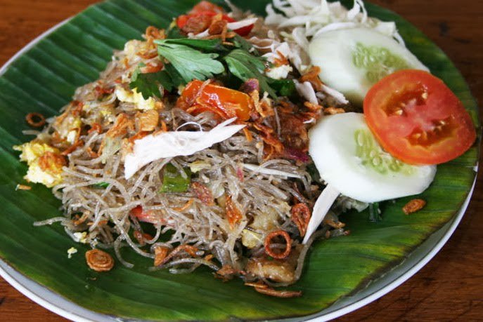 Barrack Obama Terkesan Makan Mie Lethek berita.suaramerdeka.com/barrack-obama-… #NapakTilasObama  mengenalkan kuliner lokal ke dunia internasional