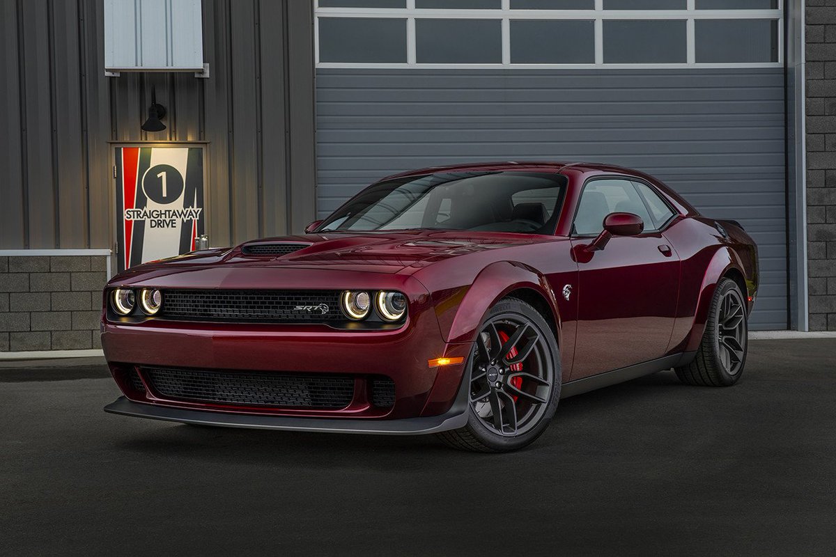 Dodge's tweet photo. The 2018 Challenger SRT® Hellcat Widebody. An SRT® Hellcat with even more grip. https://t.co/V2UpC1vbzB
