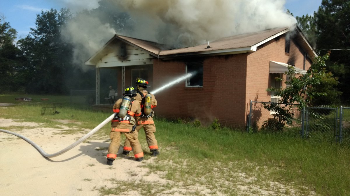 rnaugler12's tweet photo. Ok , working and a House fire happens just across the bridge! I Miss firefighting, but got to help with the hose. #lexingtonfire #missit https://t.co/TMv9XR7SHA