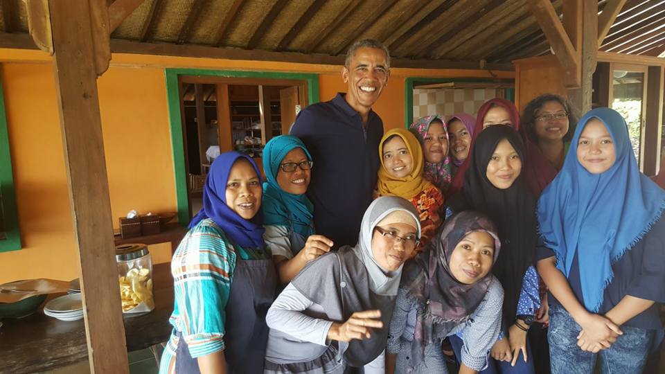 Rombongan Obama Bolak-balik Nikmati Mie Letek kom.ps/AFwi0r #NapakTilasObama >~ Pasti bakal byk yg penasaran kayak apa mie lethek
