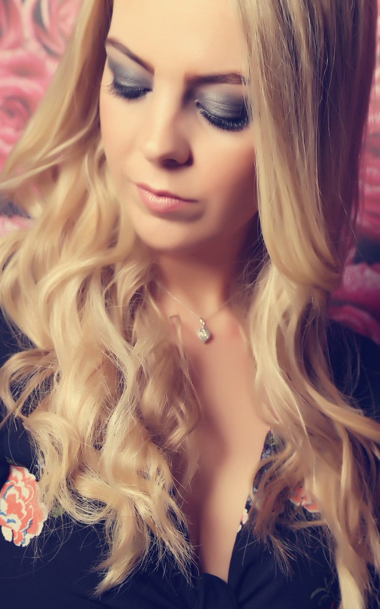 Xposure_Studios's tweet photo. Throwback to when we had stunning Chloe in for a photoshoot with us x https://t.co/1BMKPTlP6f