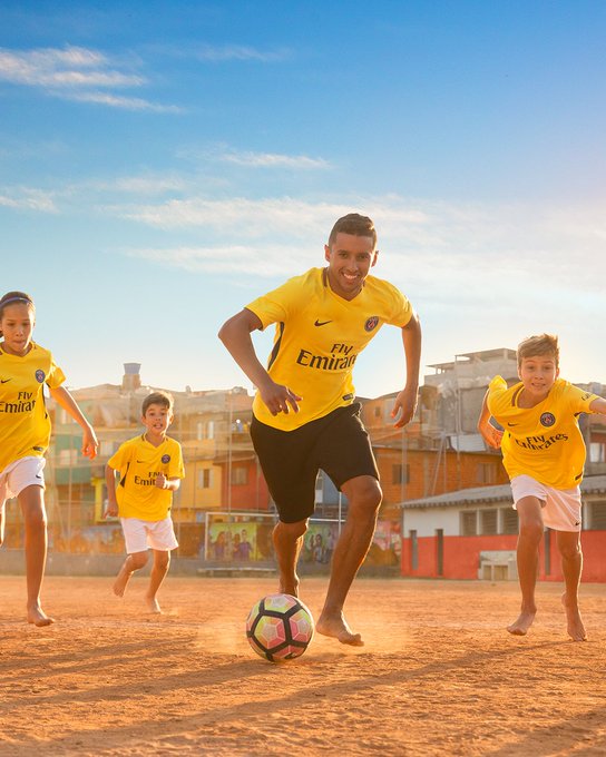 Voir l'image sur Twitter