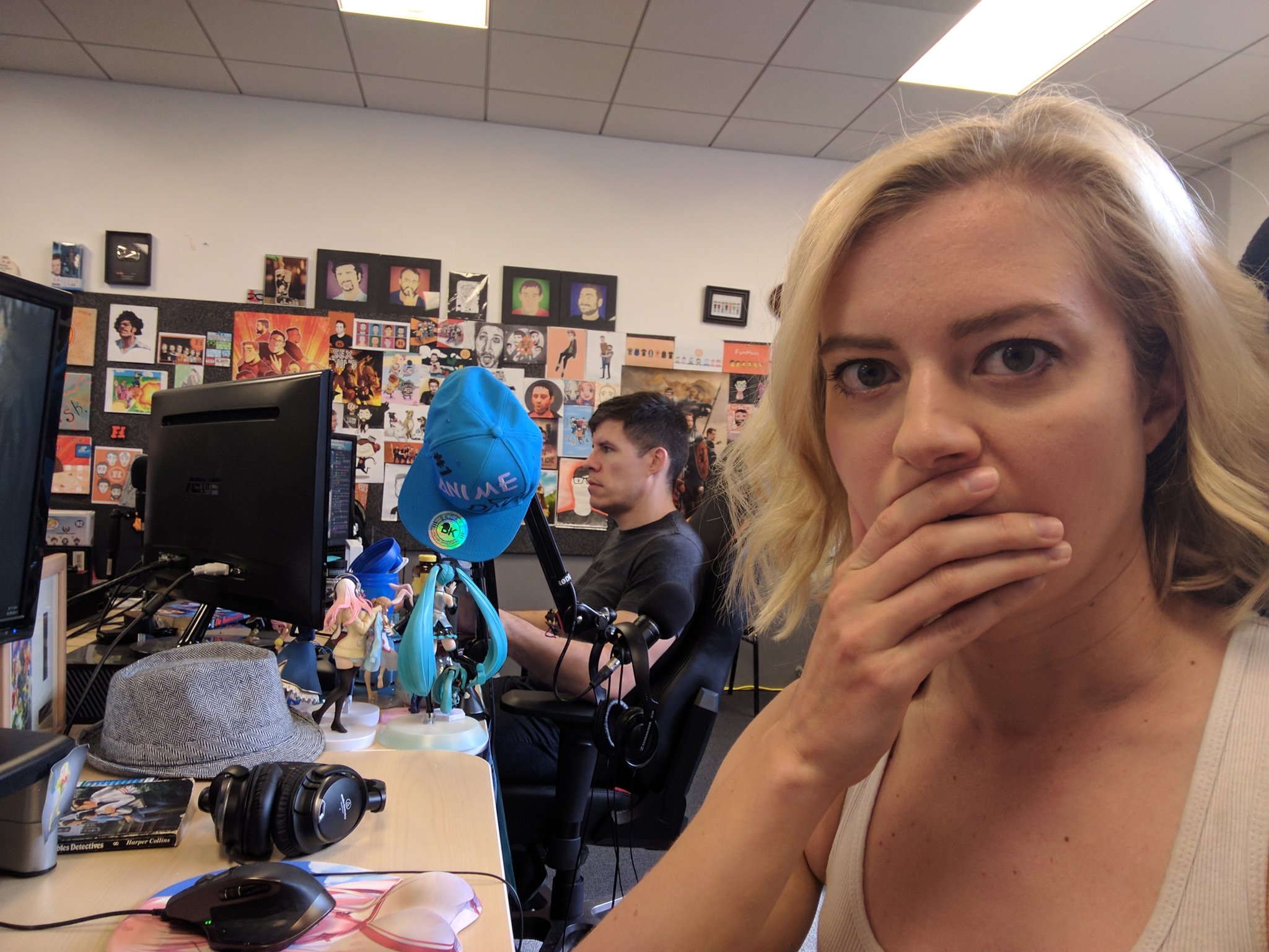 Elyse Willems on Twitter.