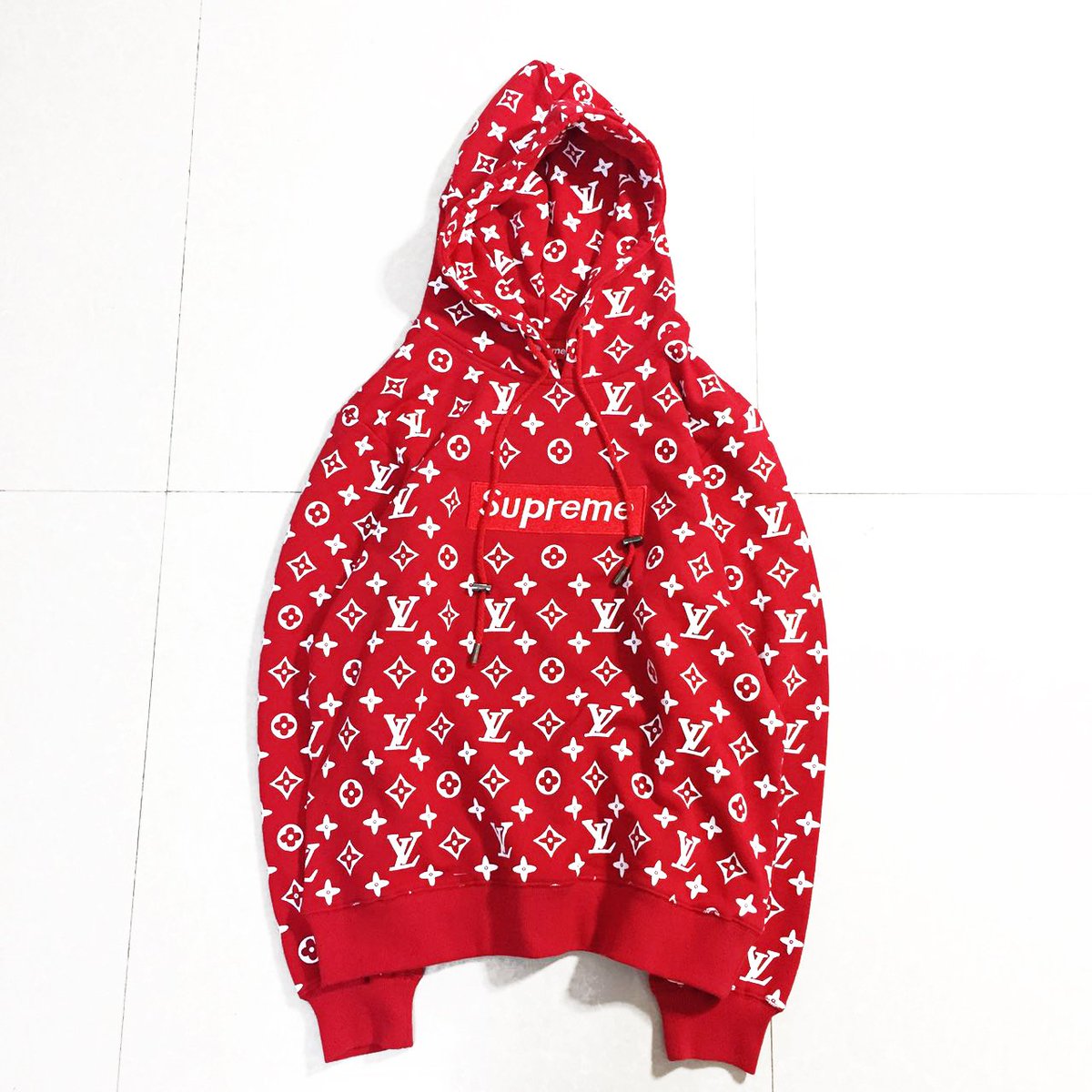 supreme x louis vuitton moletom