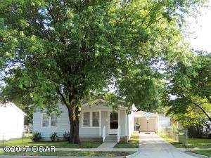 RealProAgency's tweet image. Check out this cute new listing in Webb City!

flexmls.com/share/xJoY/112…

#RealPro #homebuying #realestate