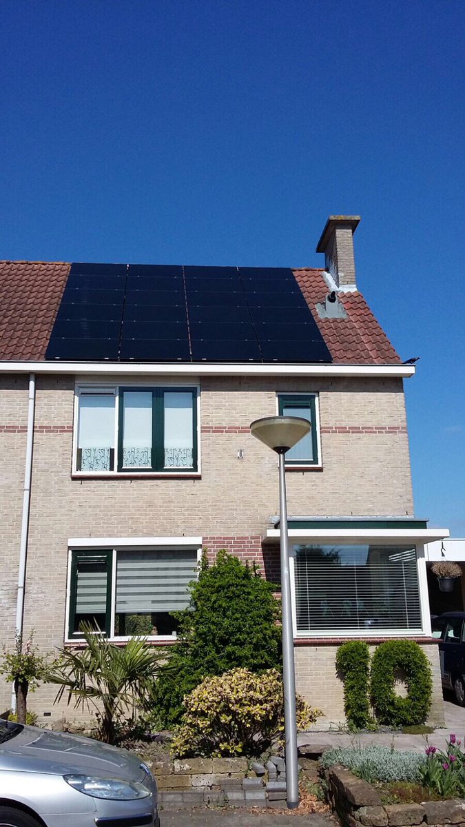 OptiSolarPVT's tweet photo. Prachtige OptiSolar PVT installatie met Thermodules in Berkel! Mooi van nok tot goot. #warmtepomp #PVT https://t.co/wXR4RqSim5