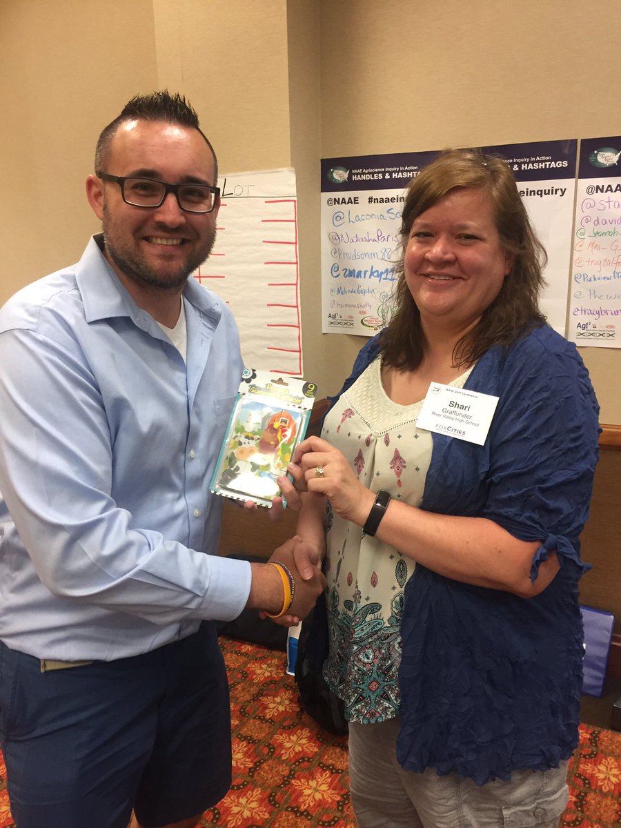 davidablack77's tweet photo. #winner of the datinggame #prizebull @thewaltertaylor #cattlecalls @NAAE @WiAgEd #WIAgI2 #AgI2 @LabAids https://t.co/BPYJNtGtxU