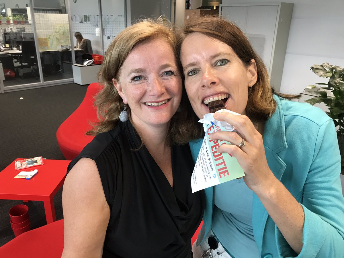 #omgbreda #summerschool @BarbetHendriks delen @TonyChocolonely en praten over expeditie #Omgevingswet #fun