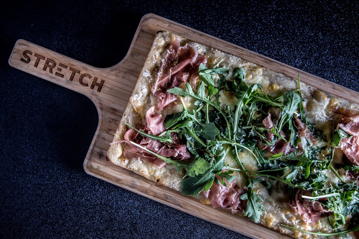 stretchpizza's tweet photo. A rectangular slice of perfect! Light and airy, with a slight crispiness to the crust. Are you not getting hungry? Che fame 😋 https://t.co/xmGatowbDf