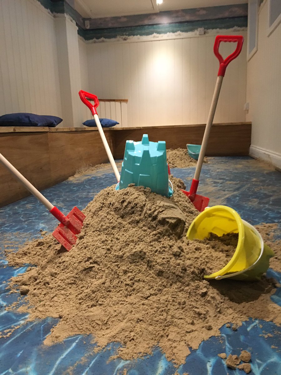meetdraw's tweet photo. Get creative. Build sand sculptures. Best one wins a bottle of bubbles #meetdraw #WinWithKIN https://t.co/ZRl8L7V8Jo
