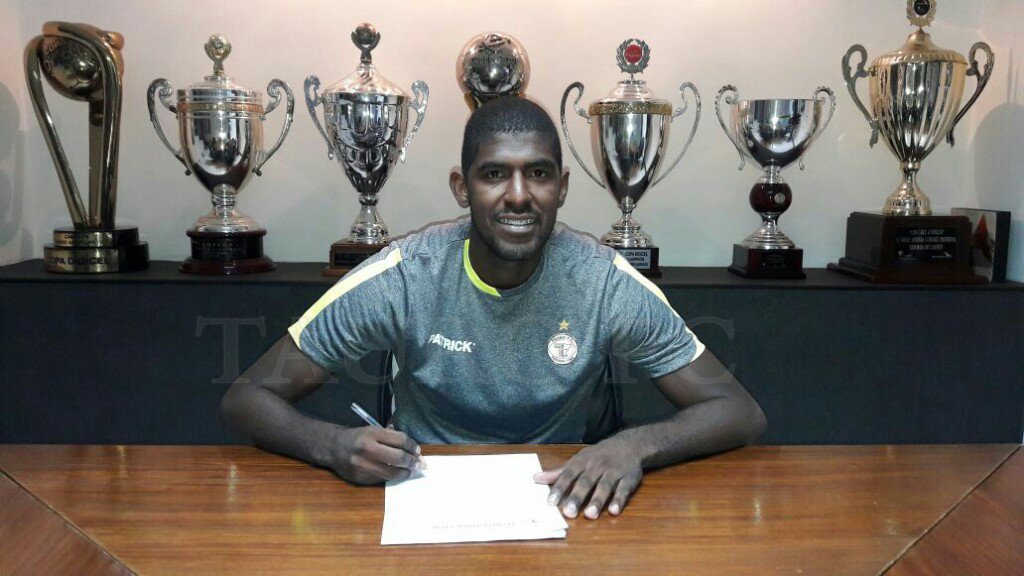 TauroFC's tweet photo. Bienvenido al equipo campeón!
El nuevo Toro Davis Vergara se une a las filas de nuestro equipo para defender los colores blanco y negro. https://t.co/apEHS42o6p