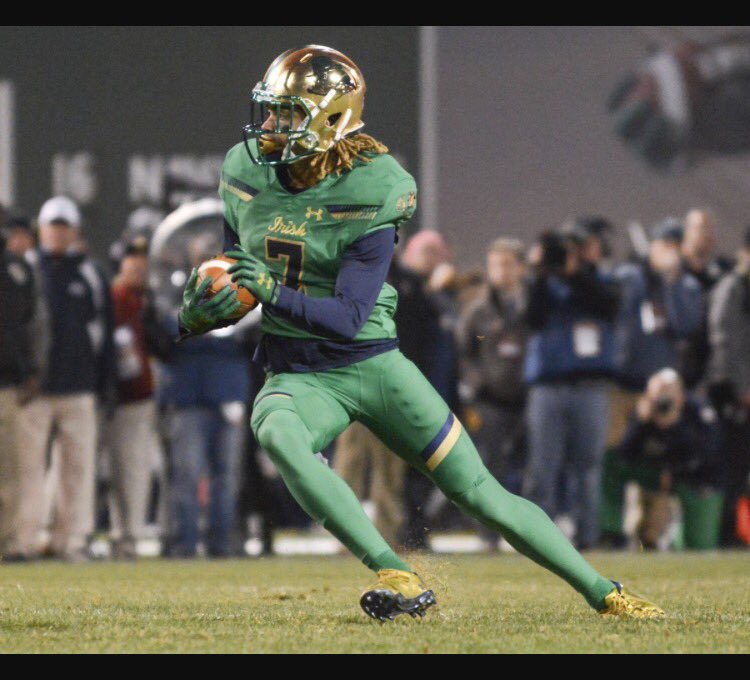 chez_mellusi's tweet photo. Extremely excited to have received my 13th offer from the University of Notre Dame!!!!! https://t.co/S7ONsBumiM