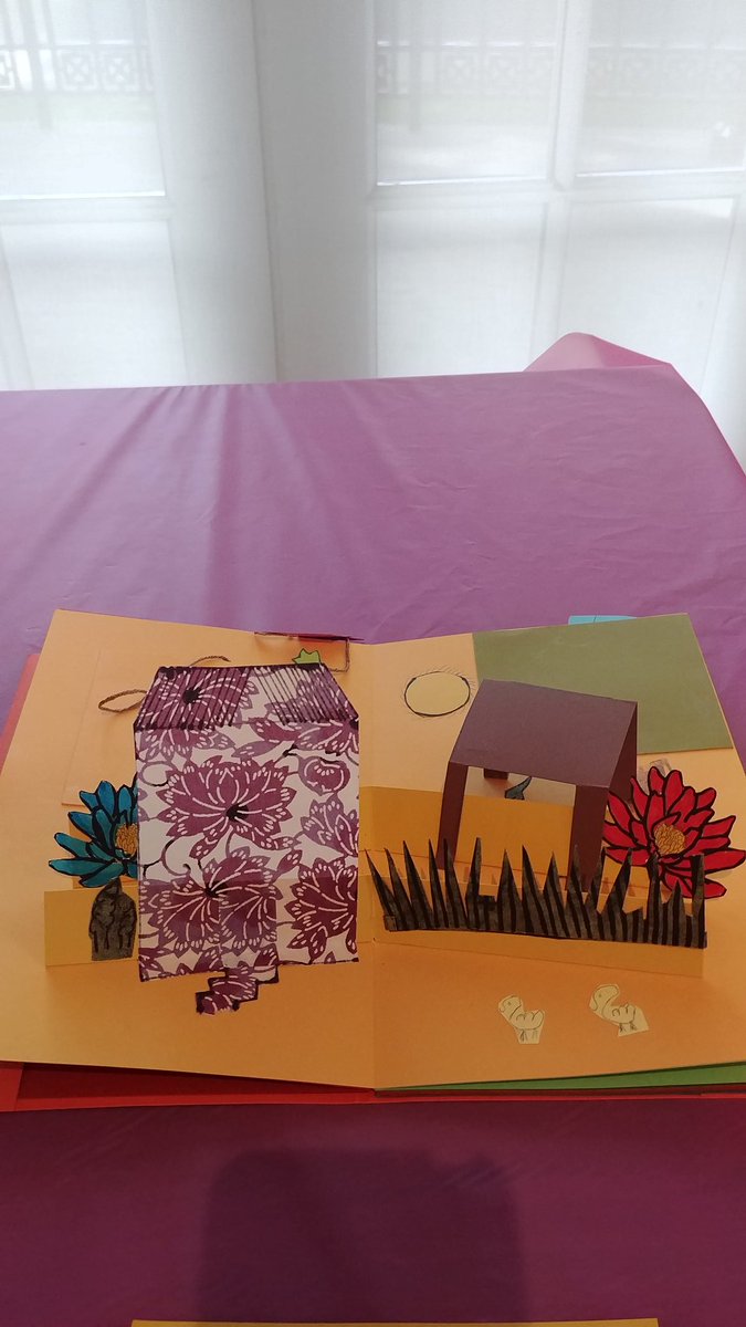 DIT_Lab's tweet image. #PopUpBooks and #Shadow puppetry! What can be better than this? #MemoryProject presentations ready to go! #puppetry #DoubleImageTheaterLab