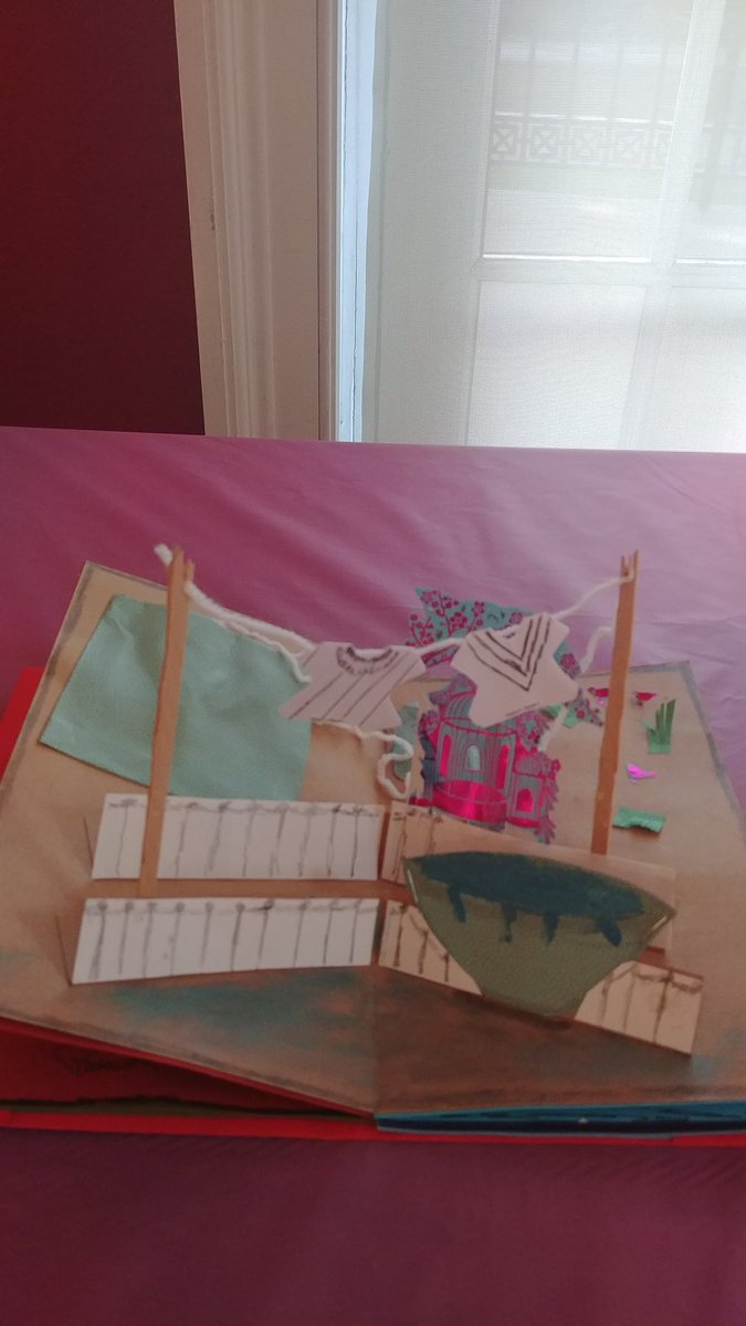 DIT_Lab's tweet image. #PopUpBooks and #Shadow puppetry! What can be better than this? #MemoryProject presentations ready to go! #puppetry #DoubleImageTheaterLab