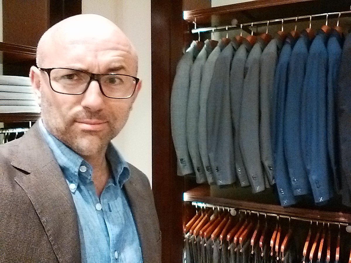 APSNetworKing's tweet image. De compras para un día muy especial @GraduacioUPF @UPFBarcelona Ni + ni - que 3 Graduaciones! Preparados #mktdupf17?