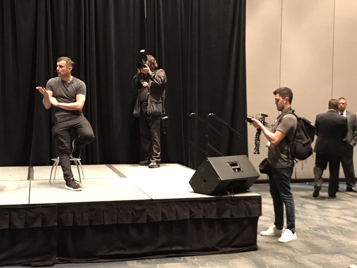 Useautofocus's tweet image. Thanks for the knowledge @garyvee #Atlanta #garyvee #nac17