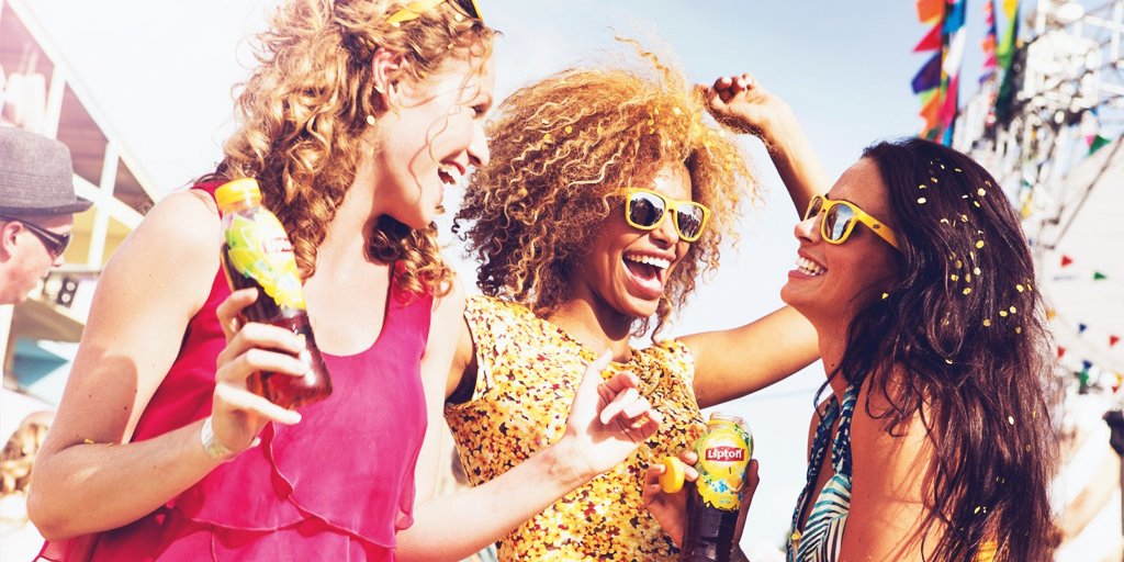 Chestnote's tweet photo. Get lucky at #RW17: connect to the @liptoniceteabe channel on #Chestnote and hunt awesome prizes! π https://t.co/oPhBvXRnUY