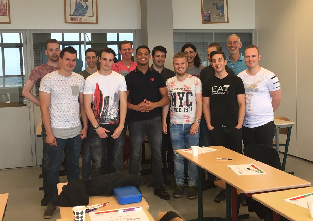 AnjavdE's tweet photo. Laatste meeting met #JuniorPraktijkopleiders SUMMA Transport&amp;Logistiek Ehvn @SummaTenL @STLwerkt @aanpakJWL @ROC_MN #mbo #ikmagzewel https://t.co/6rv7x6Xvdq