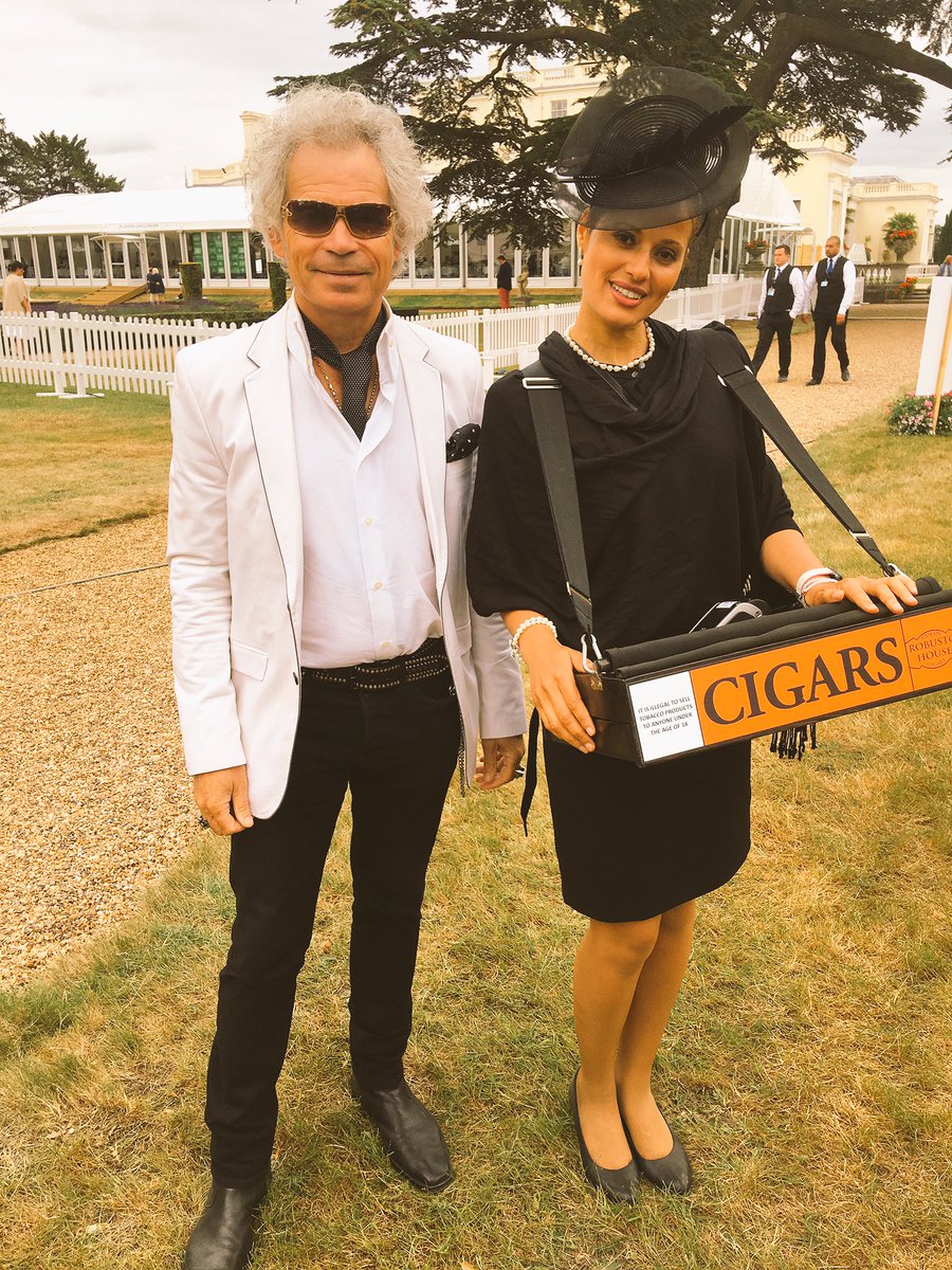 avrilappleyard's tweet image. Checking out #diamonds with hubby  @SPCaptain2015 @StokePark @TheBoodles @Boodles #theboodles2017 #datenight #rocknroll @SkinBlisterBand