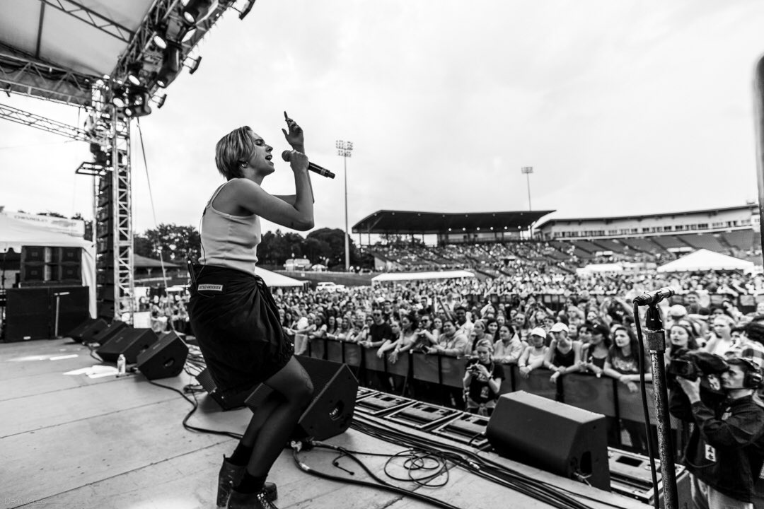 demjones's tweet photo. Welcome to America @MOMOMOYOUTH !!! #RochesterNY https://t.co/UYDWkzjHwb