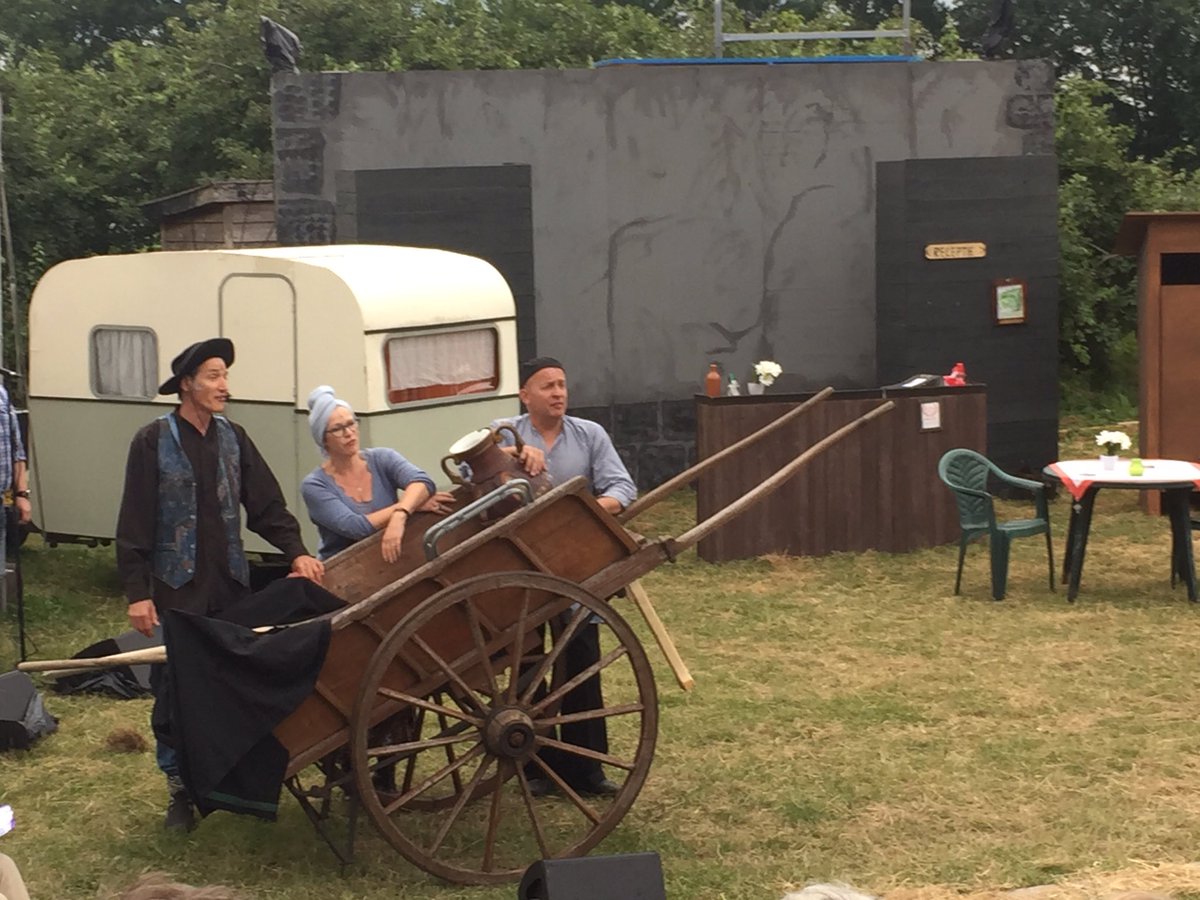 Anke_Driessen's tweet photo. Het is weer tijd voor het Ruinetheater in Batenburg. #theater #maasenwaal #batenburg https://t.co/SAwU2vl3Me
