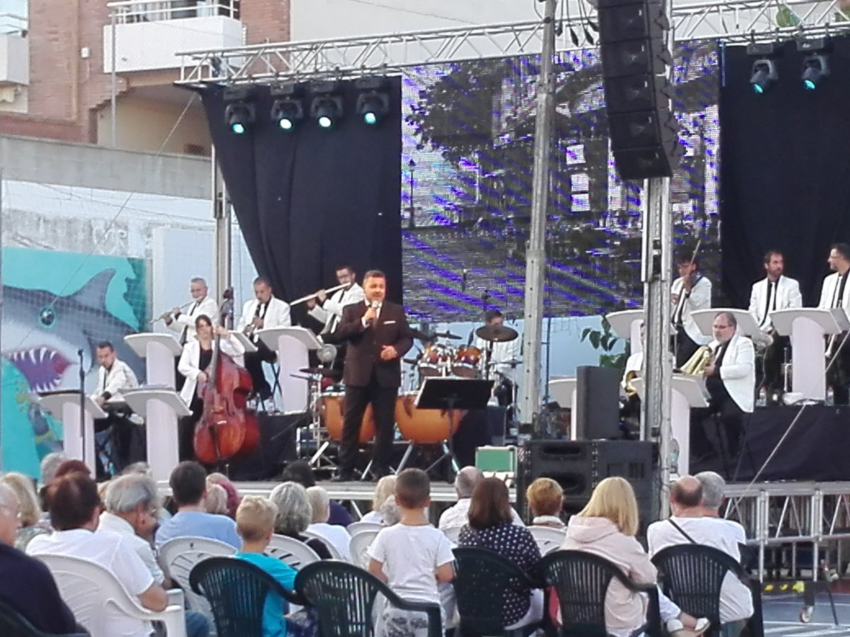 AngelsIsart's tweet photo. Concert Festa Major
Montgrins.
Canet de Mar https://t.co/wLIy9Wqg5h