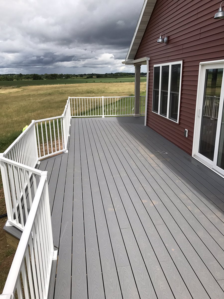 Big decks are our specialty. Check out this big one out in Shiocton. #TrexDecks