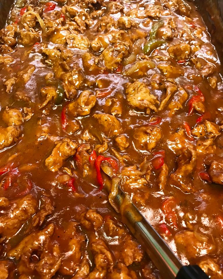 ELifeRestaurant's tweet photo. MENU
Mac
Cashew mac 
Jerk chickun
Thai curry tofu 
Pot roast 
Chickun 
Fish
Drummies 
Collards
Kale
Zucchini 
Yams 
Rice
Rolls 
Cornbread https://t.co/K619up9wyE