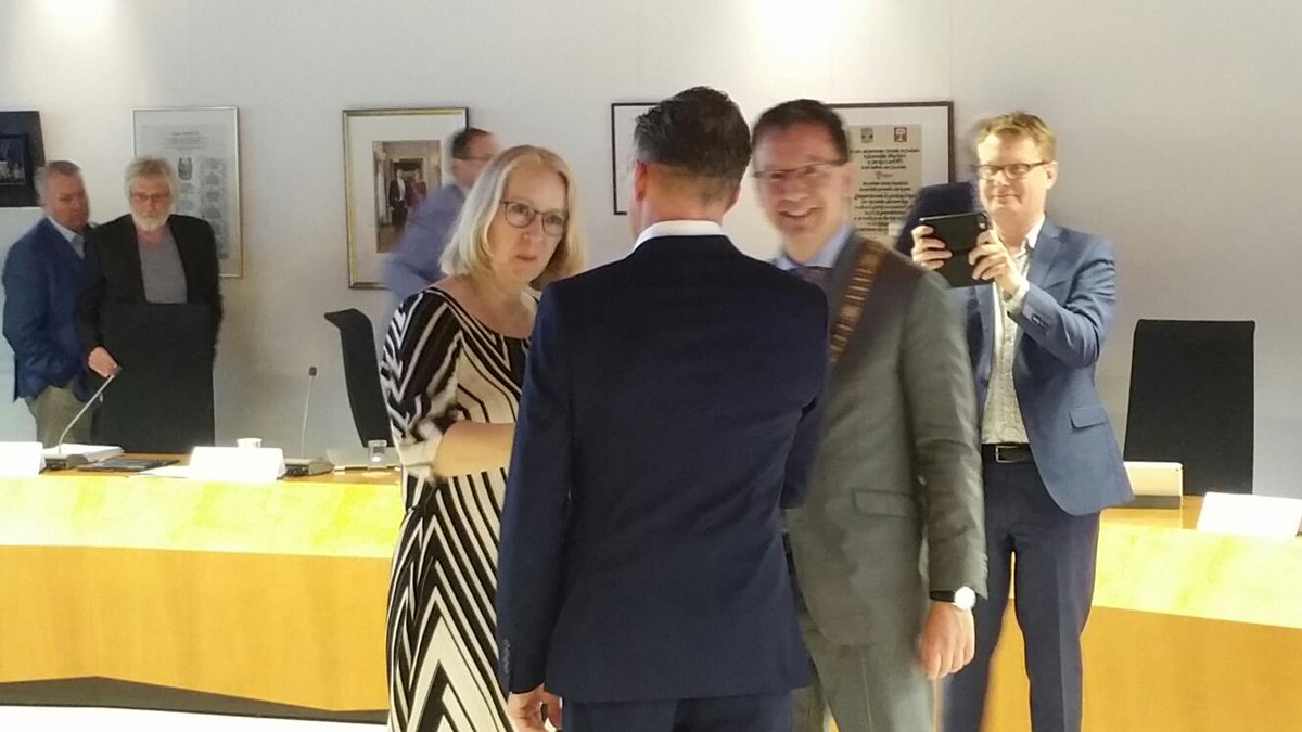 Zojuist zijn dhr. Westing (CDA) en mevr Moonen (D66) door de raad als commissieleden toegelaten. De gemeenteraad wenst ze veel succes!