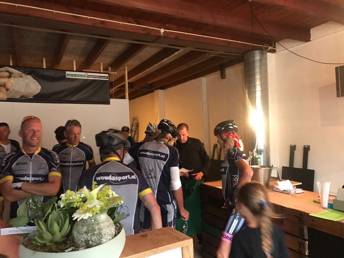 Leden Wv Workum op bezoek bij opening <a href="/BoelesVerseFrie/">Boele'sFrietFabriek</a> van clublid Robbert Boele #succes