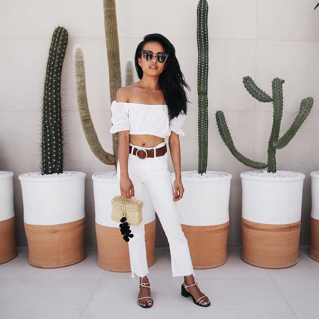 oliviavlopez's tweet photo. dressed in summer whites at the @mini booth at pitti uomo. #MINIFASHION x #BEYONDNATIVE https://t.co/VIWMq5YB8t