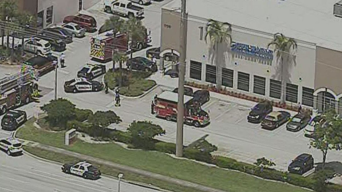 #BREAKING 14-year-old shot at gun range in Deerfield Beach bit.ly/2tu6WwB https://t.co/xZLc68Te1q