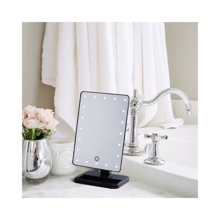 selfielightcase's tweet photo. LED Make-Up Mirror 🔥 adjustable lighting and portable. Perfect to take away with you this summer 🙌🏼 get yours at https://t.co/MgslOypN0c https://t.co/j6BXY80Rc7
