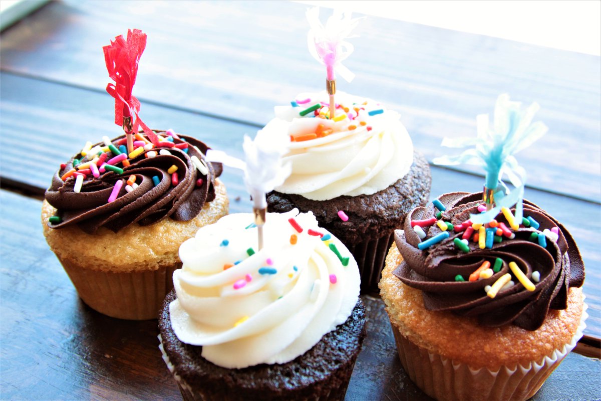 OoOo.. <a href="/merimeriparty/">Meri Meri</a>    #fancy #ssccute #ilovecarytown #carytowncupcakes #eatlocal #shoprva #BIRTHDAY