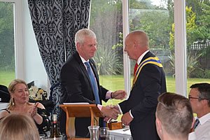 BowhunterWeb's tweet image. Skegness Rotary President Rob Wilkinson hands over to incoming President Andrew Quickfall on 2017 June 27th skegnessrotary.org.uk/24-news/178-ha…