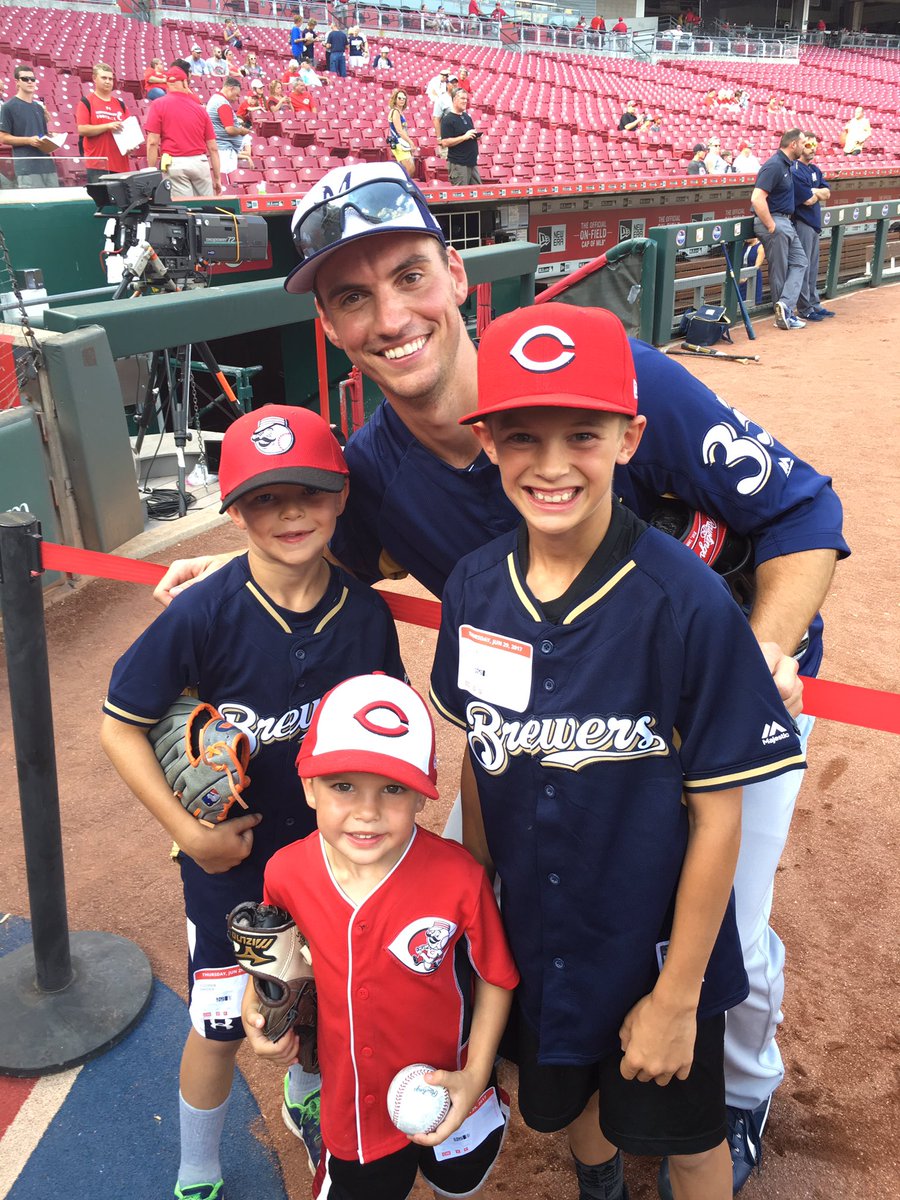 CoachSnider11's tweet photo. When the @Brewers are in town we always have to come down to GABP and cheer on @bruter24! Still ❤️ our @Reds but Reppin #35 #ATownRaised https://t.co/XI46EmUJ5N