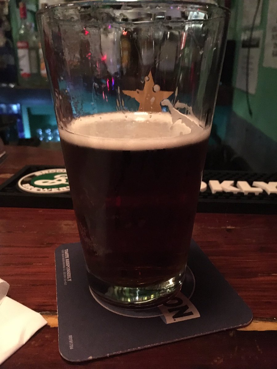 LizBrady's tweet photo. What I get when I ask for a "wee one". #localhang #localpub https://t.co/CFdxFNG4JO