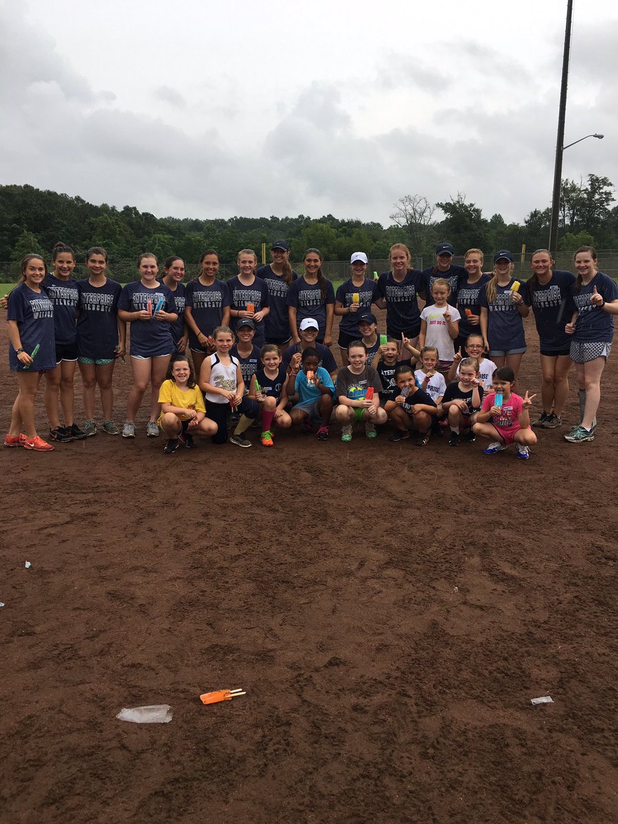 EHScatsSoftball's tweet photo. Good luck to the Darlings and Sweeties as they head to state! Thanks for coming to camp! #FutureCats https://t.co/XexQf5kkHH