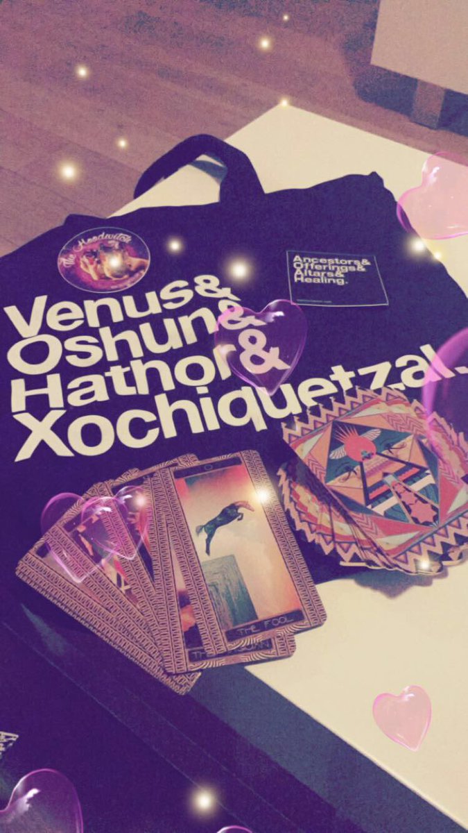 jaysgoodlife's tweet image. So happy to have come home and see what arrived in the mail today 😍🤗 @thehoodwitch! The card deck is SO stunning, good gawd😩#intensevibes
