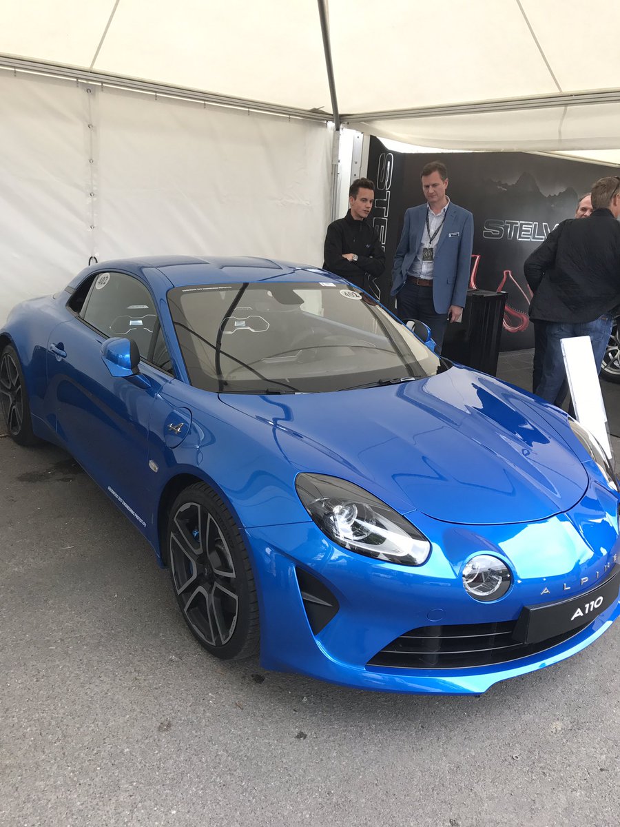 mitchellsCSP's tweet image. New vs Old #YouDecide @renault_uk #AlpineA110