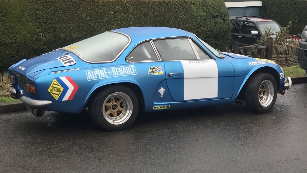 mitchellsCSP's tweet image. New vs Old #YouDecide @renault_uk #AlpineA110