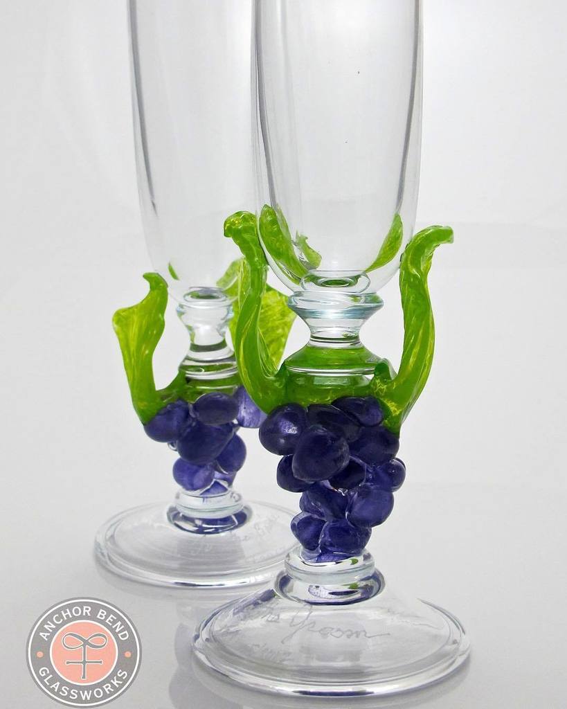 AnchorBendGlass's tweet image. Cheers to Thursday! These #custommade wine flutes are ready for celebration.

#customtableware
#customorderswelcom… ift.tt/2s6uDa4