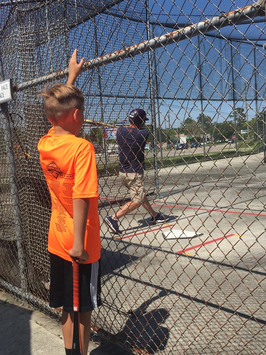 HerrodDean06's tweet photo. @Rokclmb Ahhh, vacation! Jaxx #3 looks on as Pop's takes his hacks in the cage! Even the coaches GRIND! Tear it up Ryan Lol!
#TornRotator 😛 https://t.co/ADR6MvFvYF