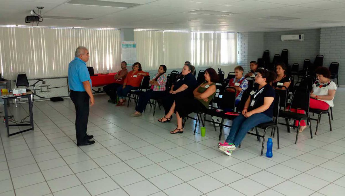 Personal administrativo y de servicios de la UPN Nogales recibieron el taller "Manejo de emociones". ifodes.edu.mx/nota.php?nota=…