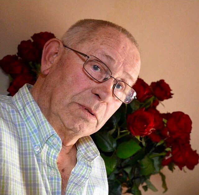 JSpilleman's tweet photo. Papa, ik lijk steeds meer op jou ( Stef Bos) Ik kan me geen betere vader wensen, hou van je lieve pap  😘 https://t.co/LJydq4IIKk